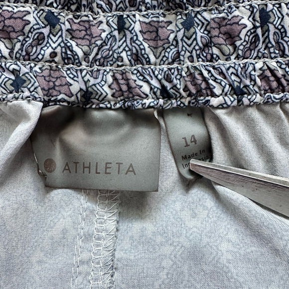 Athleta Hudson Board Shorts Womens 14 Geometric Drawstring stretch - Picture 3 of 8